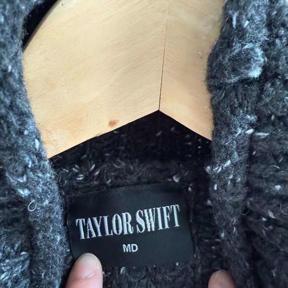 Taylor Swift Reputation Black Knit Sweater - Picture 4 of 4